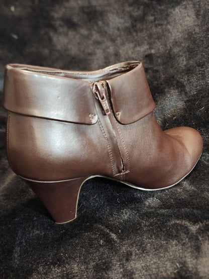 East 5th Dark Brown Ankle Boots - Size 10w